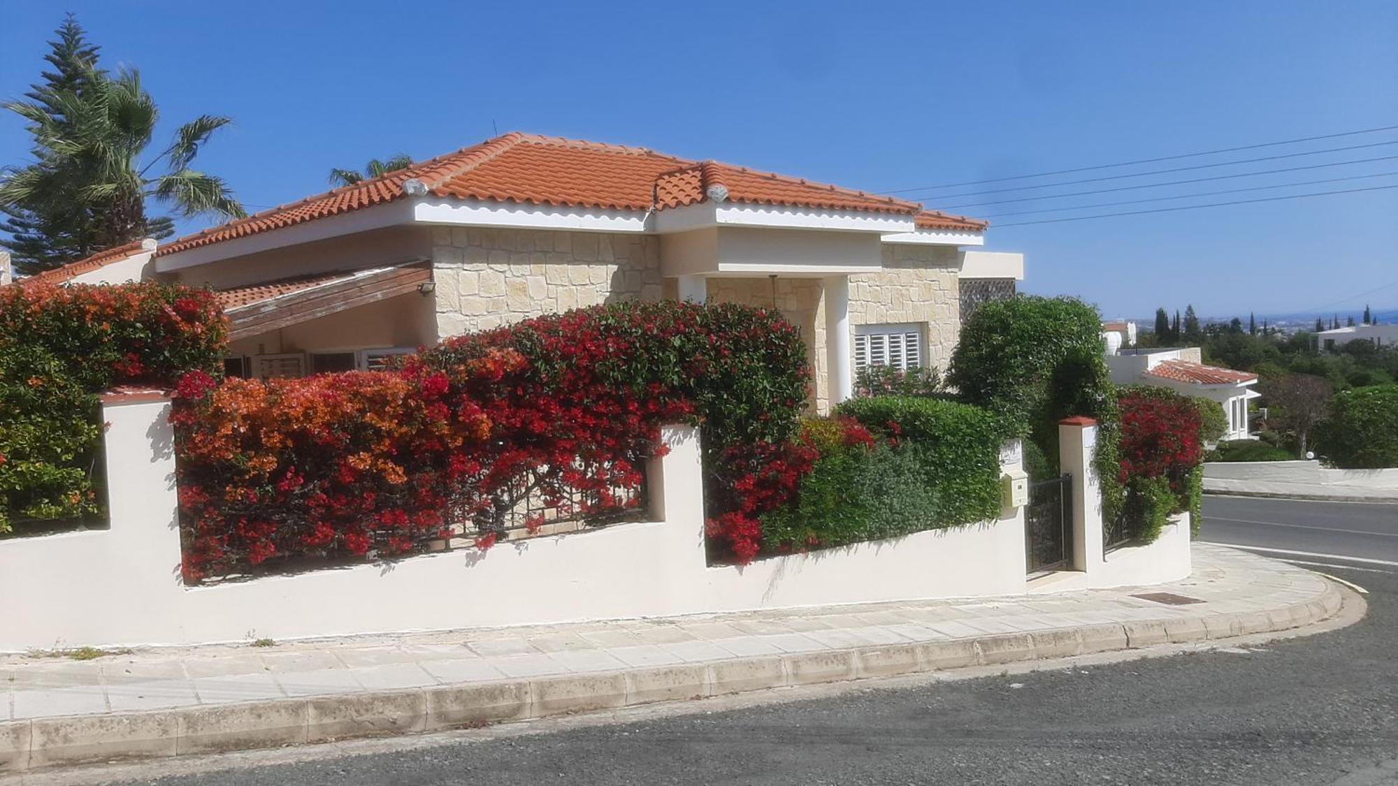 Holiday: Seafront Retreat With Pool In Paphos Villa Peyia